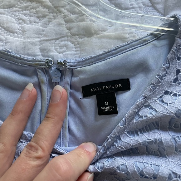 Ann Taylor Lavender Lace Shift Dress - size 8 - Picture 3 of 4